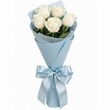 Букет 5 Белых роз Проуд в Нижнесортымском