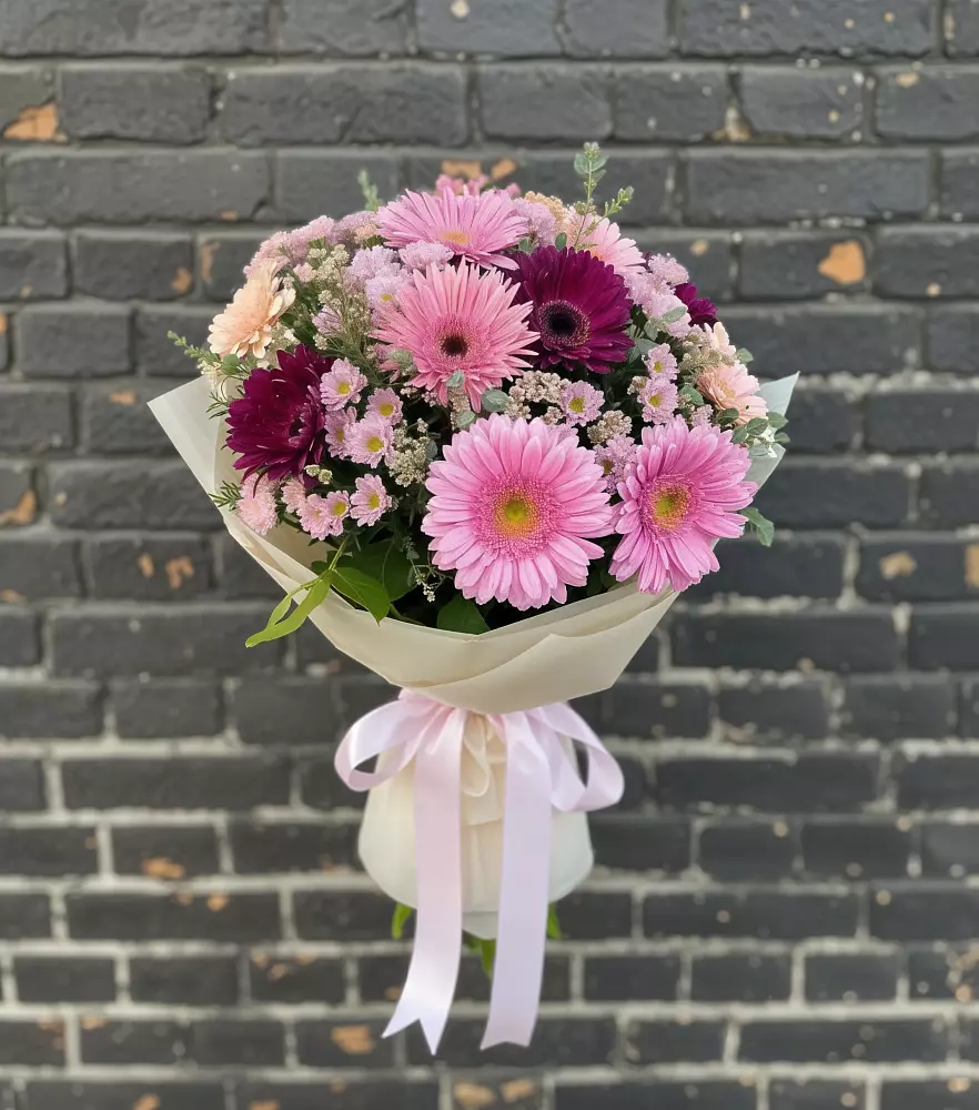 Букет цветов из: Герберы и Хризантемы в Нижнесортымском