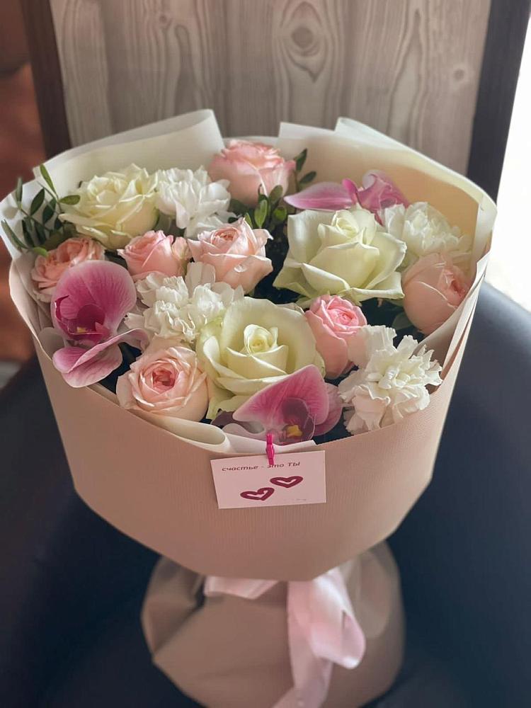 Букет цветов из: Орхидеи, Розы и Гвоздики в Нижнесортымском