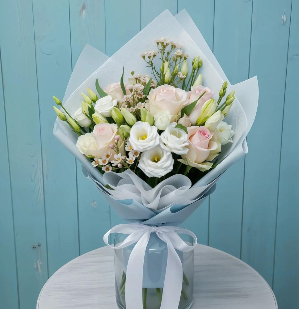 Букет цветов из: Розы и Лизиантусы в Нижнесортымском