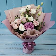 Букет цветов из:  Розы и Лизиантусы #REPLACE_PRED# Нижнесортымском