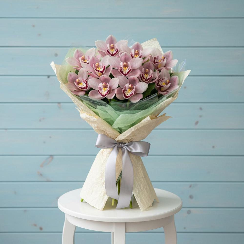 Букет цветов из: Орхидеи и Розы в Нижнесортымском