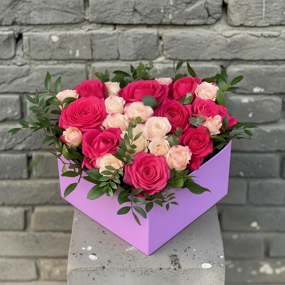 Цветочная композиция из Розы в коробке в Нижнесортымском