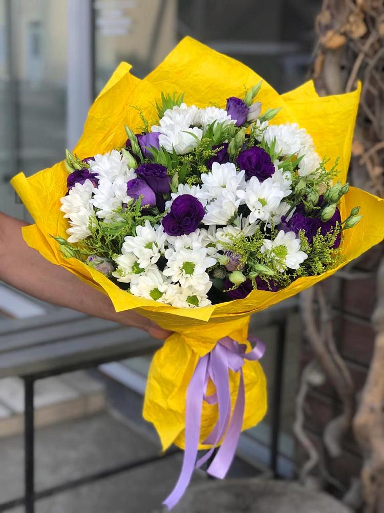 Букет цветов из: Ирисы, Хризантемы и Ромашки в Нижнесортымском