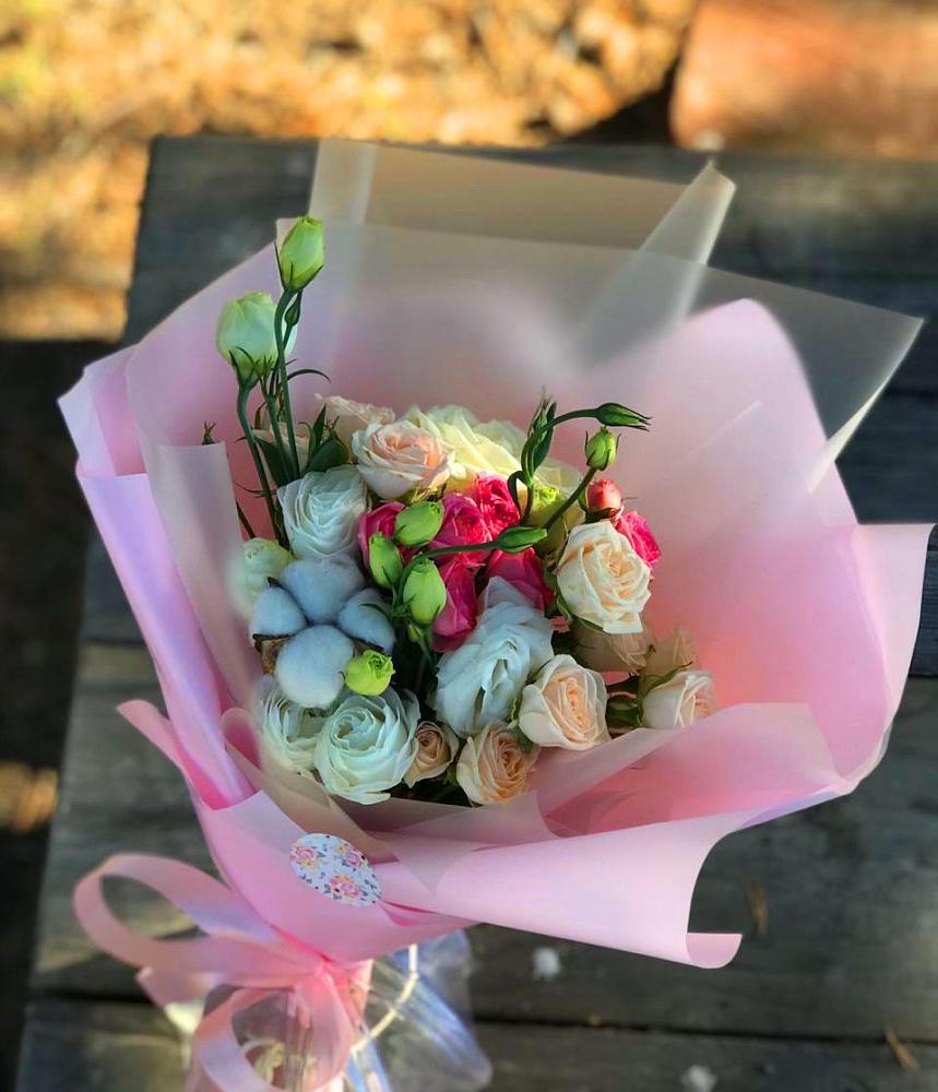 Букет цветов из: Розы и Лизиантусы в Нижнесортымском