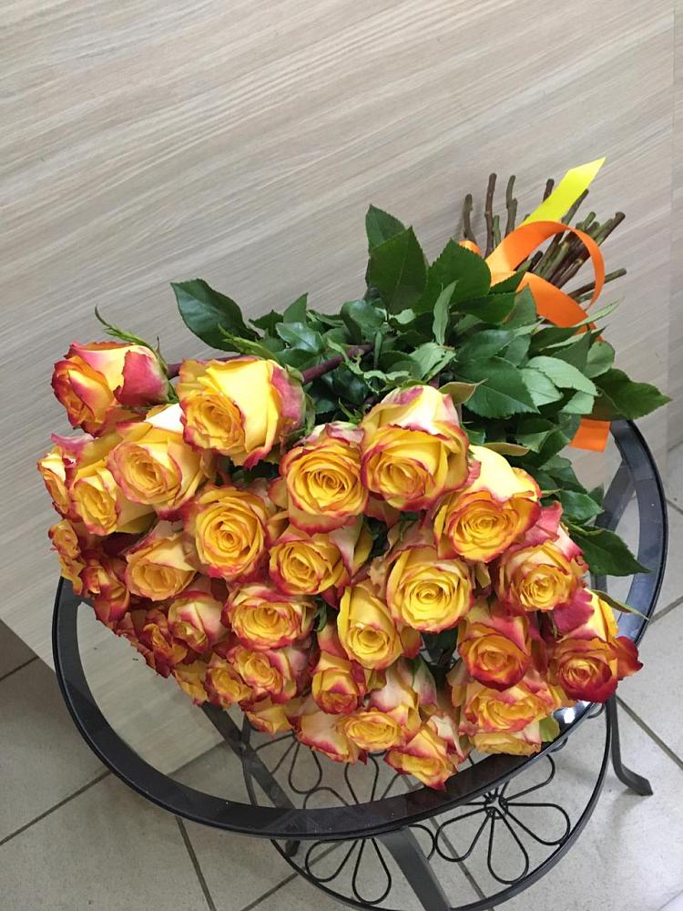 Букет Желтые розы в Нижнесортымском