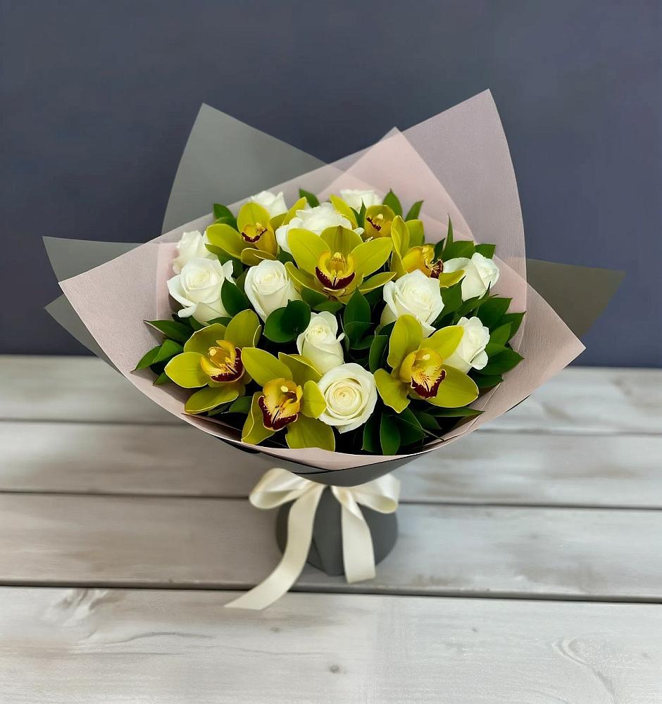 Букет цветов из: Орхидеи и Розы в Нижнесортымском