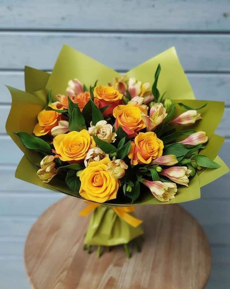 Букет цветов из: Альстромерии и Розы в Нижнесортымском