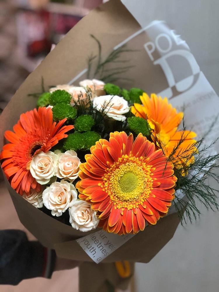 Букет цветов из: Герберы, Хризантемы и Розы в Нижнесортымском