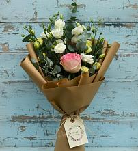 Букет цветов из:  Розы и Лизиантусы в Нижнесортымском