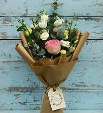 Букет цветов из:  Розы и Лизиантусы в Нижнесортымском