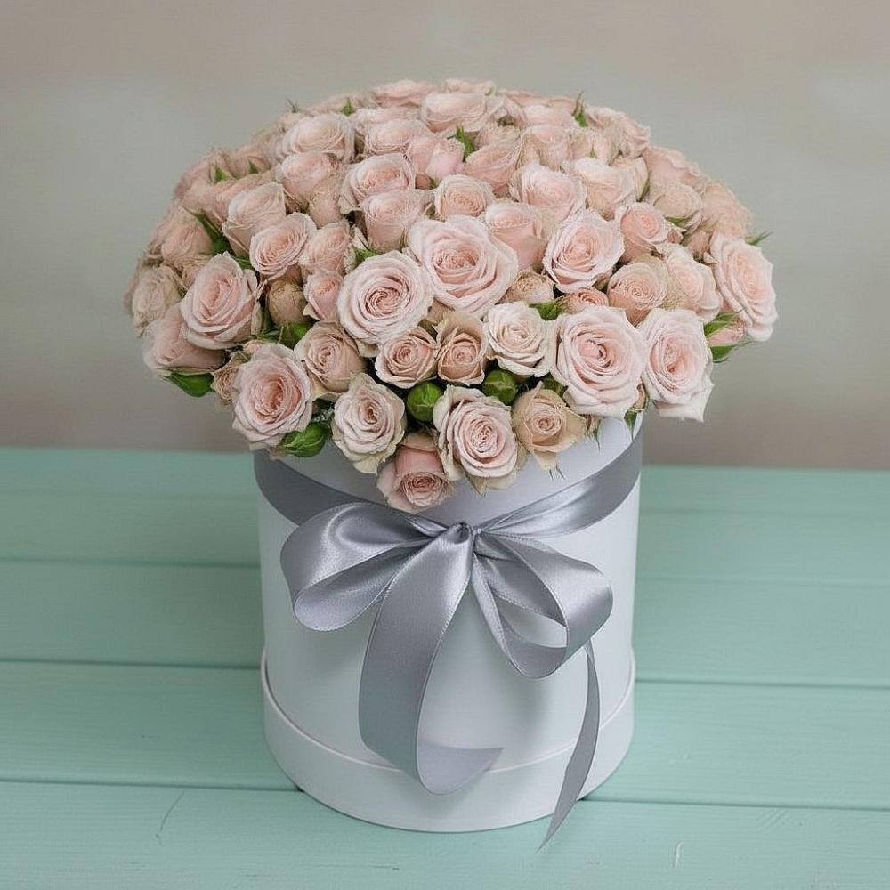 Цветочная композиция из Розы в шляпной коробке в Нижнесортымском